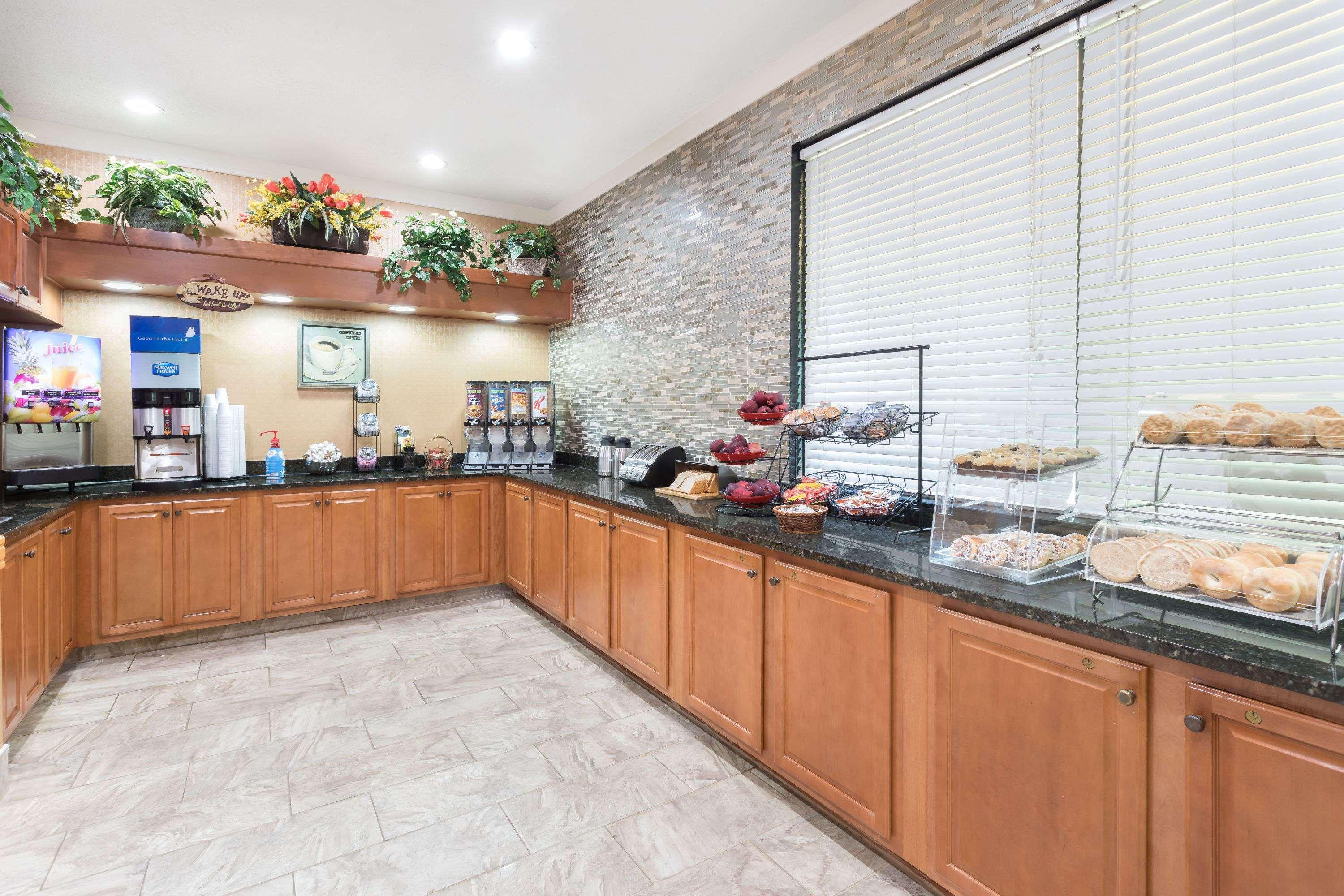 Ramada By Wyndham Asheville Southeast Dış mekan fotoğraf