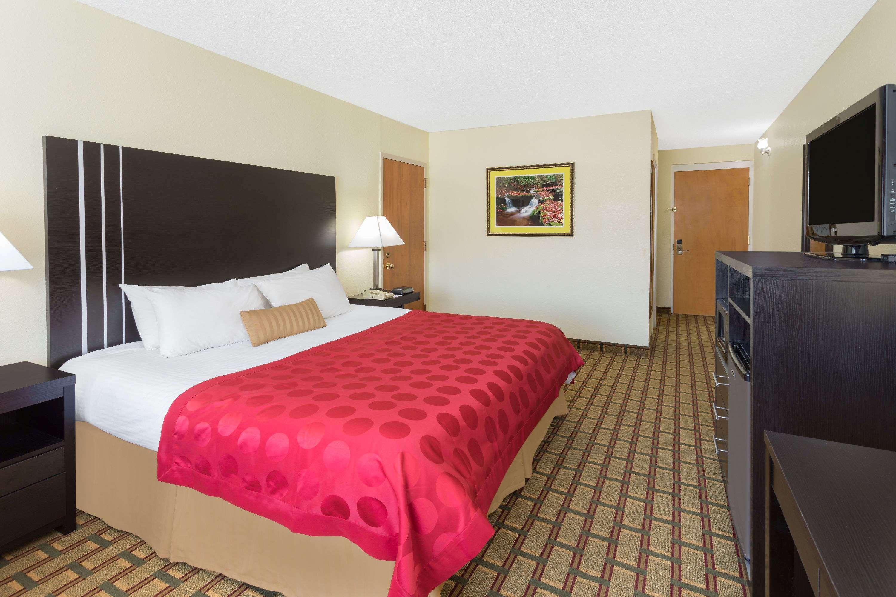 Ramada By Wyndham Asheville Southeast Dış mekan fotoğraf