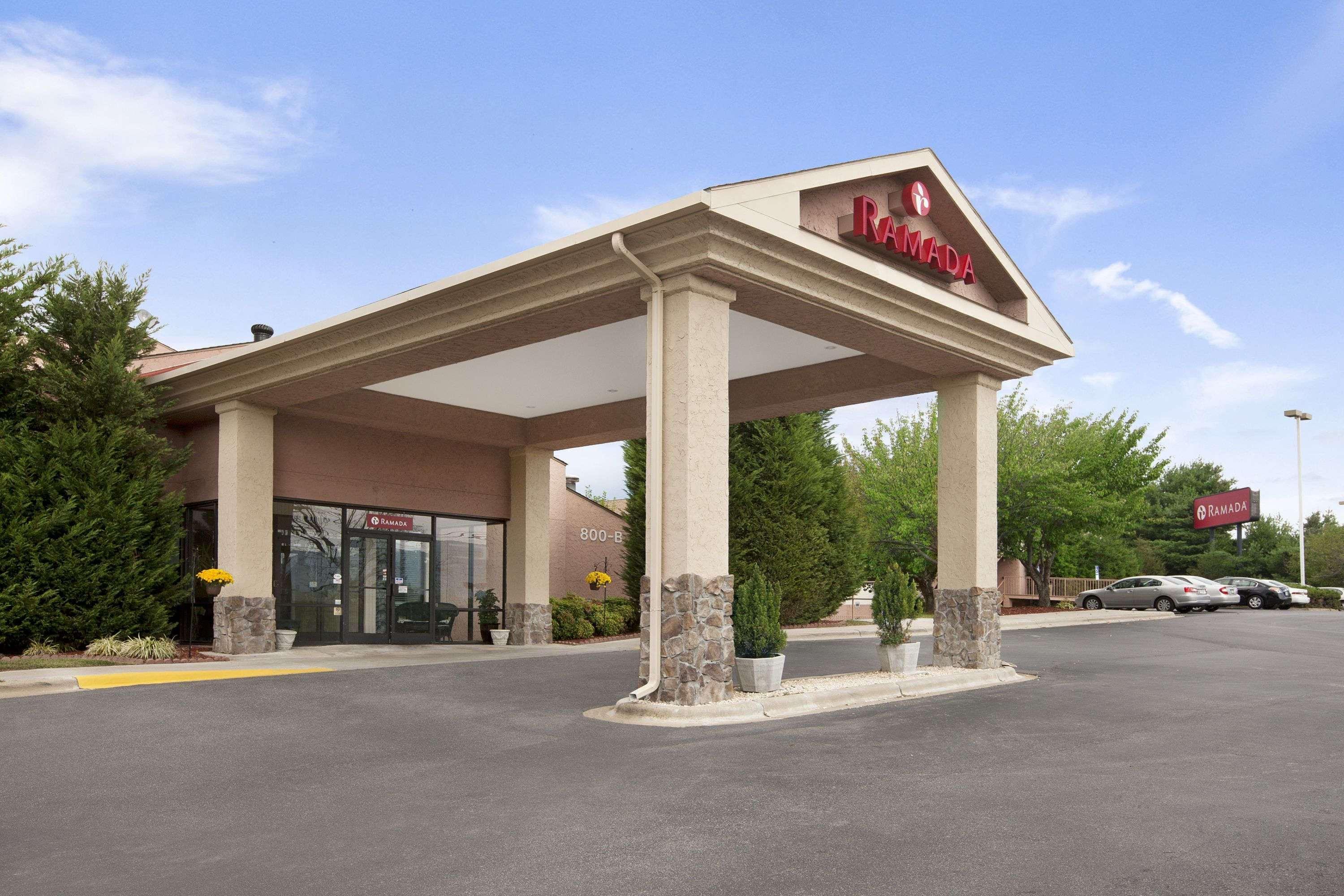 Ramada By Wyndham Asheville Southeast Dış mekan fotoğraf