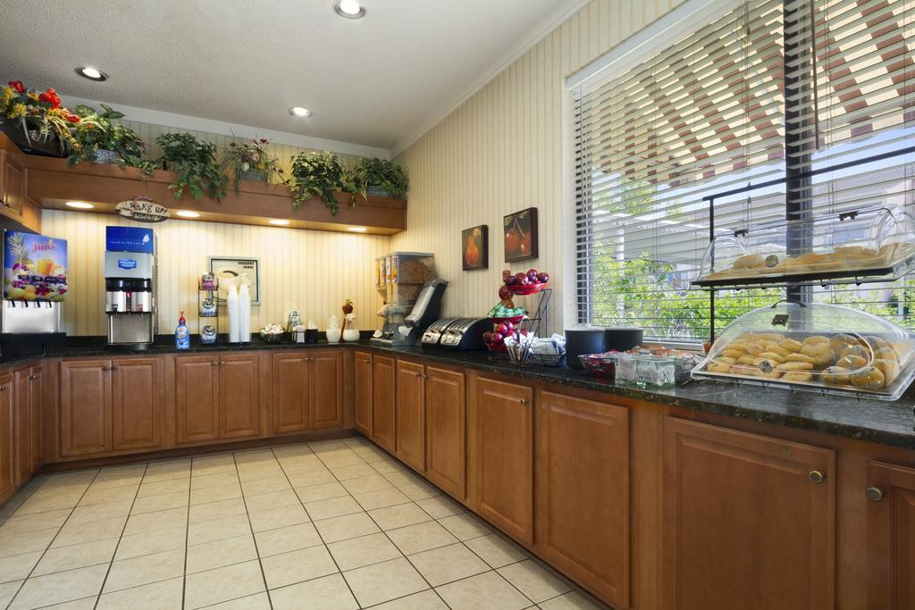 Ramada By Wyndham Asheville Southeast Dış mekan fotoğraf